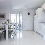 Sea Sound Rea Apartment Sveti Filip i Jakov