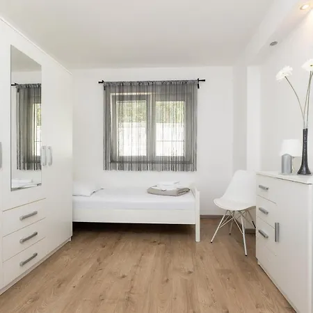 Sea Sound Rea Apartmán *