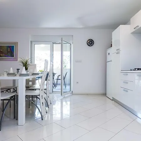 Sea Sound Rea Apartmán Sveti Filip i Jakov